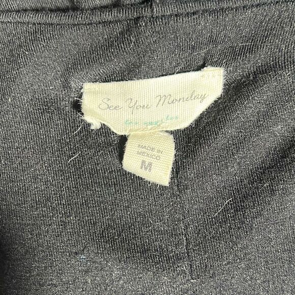 Classic Black Dress - Perfect for Any Occasion - Picture 3 of 4